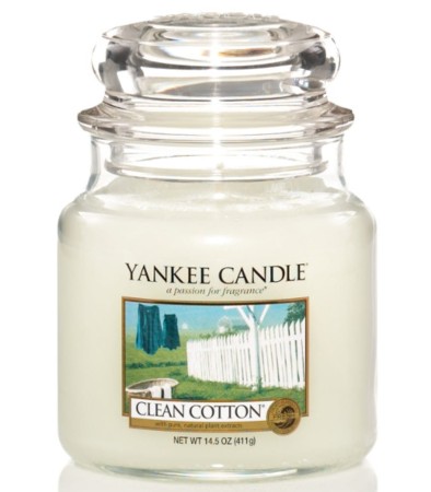 Clean-Cotton-medium-jar-yankee-candle-swieca-w-sloiku.jpg