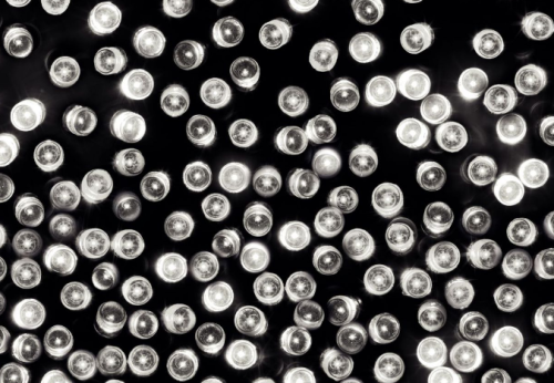 Przejdź do produktu Lampki 80 LED Białe płynące +8 funkcji 7,9m 20-072