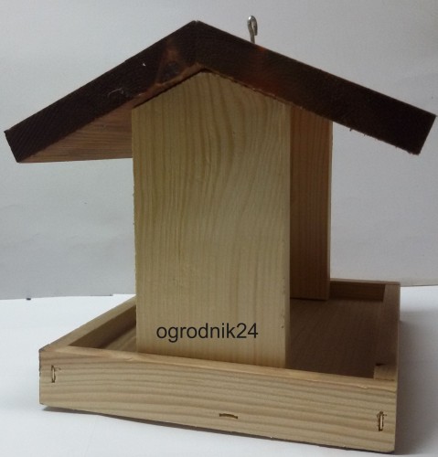 Przejdź do produktu Karmnik drewniany domek 18cm dla ptaków 446 z uchwytem