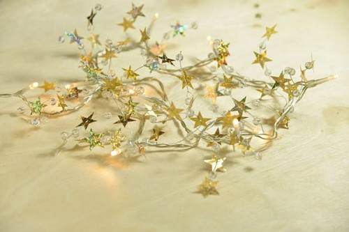 Przejdź do produktu Lampki 20 LED na baterie białe gwiazdki 114cm 10-013