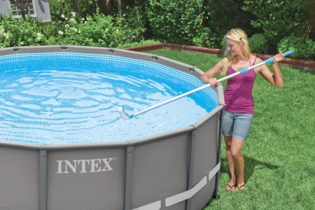 szczokaodo-czyszczenia-basenu-406mm-intex-29053-2.jpg