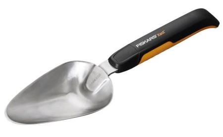 lopata-mala-fiskars-axct.JPG