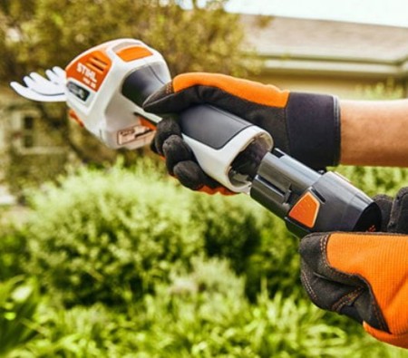 stihl-hsa-26-akumulator.JPG