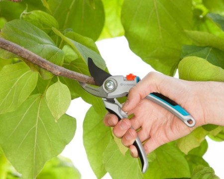 sekator-ogrodowy-gardena-8906.JPG