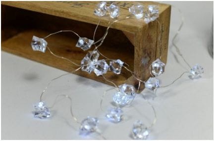 Przejdź do produktu Lampki 20 LED na baterie kostki lodu 1,9m 10-044